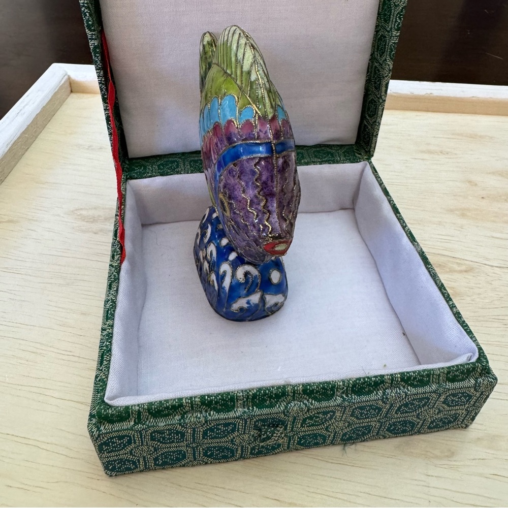 Beautiful DS Starr Cloisonné Tropical Fish Figurine On Stand Enamel Multicolor - Picture 2 of 14